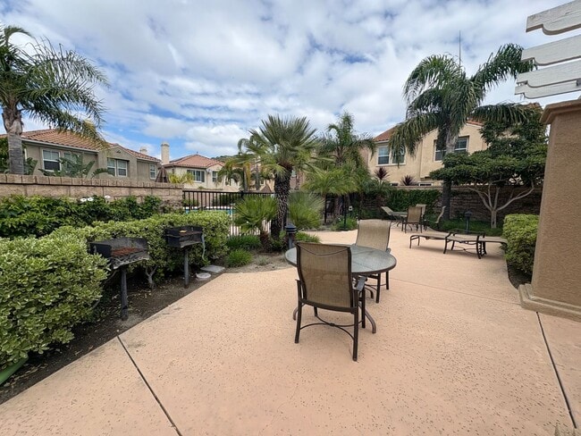 Building Photo - Stunning Home in a Desirable Gated Community