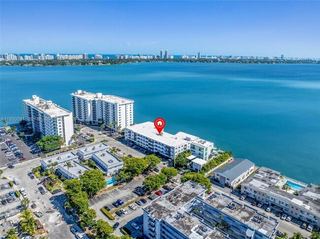 Building Photo - 1880 S Treasure Dr