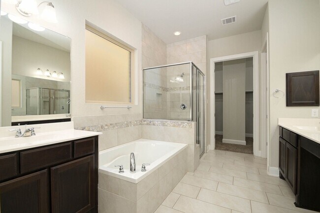 Building Photo - 27426 Camellia Trce