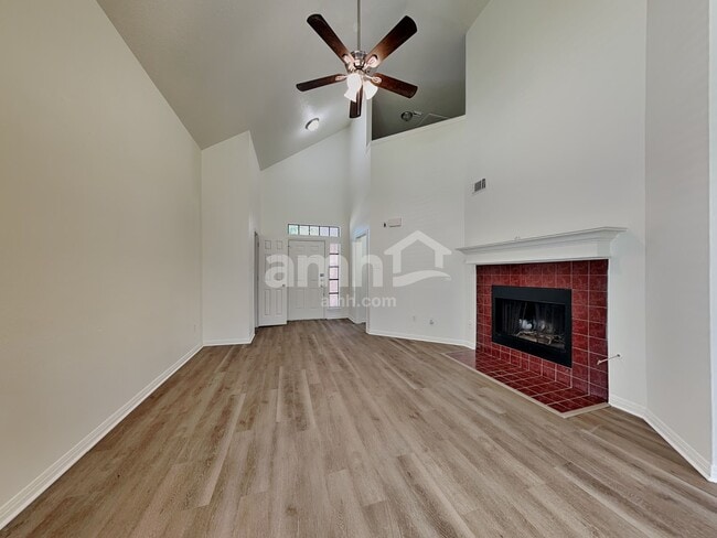 Building Photo - 14815 Cygnus Ct