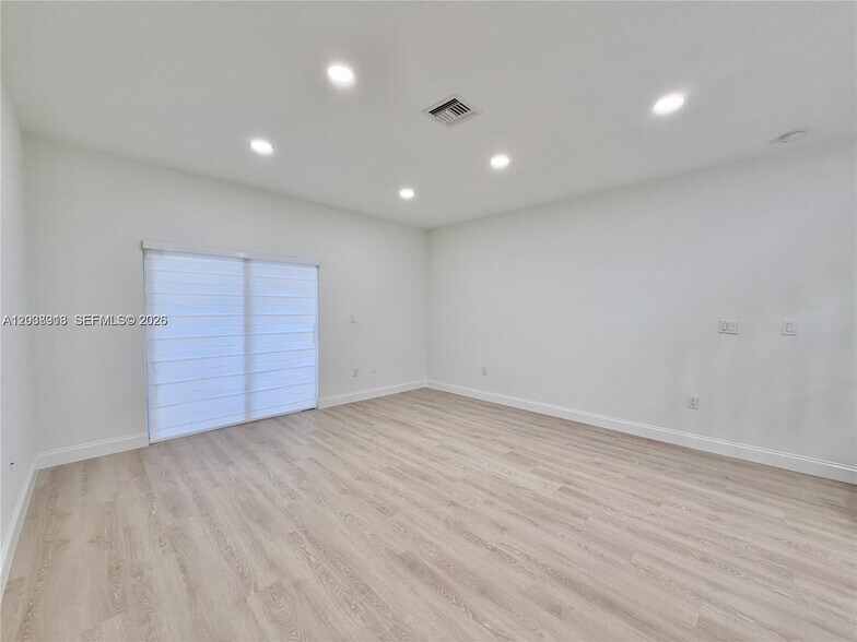 Building Photo - 4412 Woodland Cir