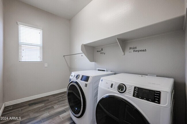 Building Photo - 2377 E Galileo Dr