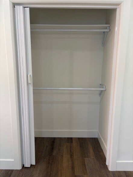 Building Photo - 4131 W 107th St