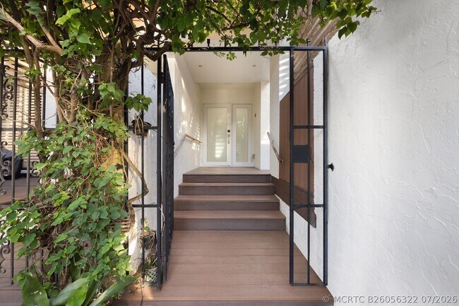 Building Photo - 424 Hendricks Isle