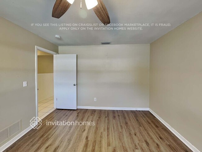 Building Photo - 1400 S Hercules Ave