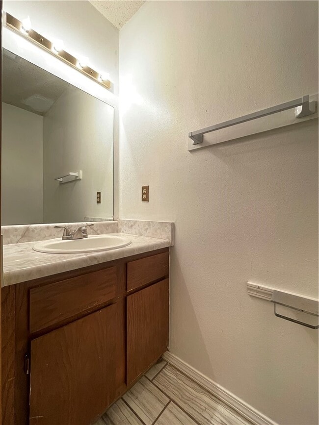 Building Photo - 4110 N Sunflower Cir