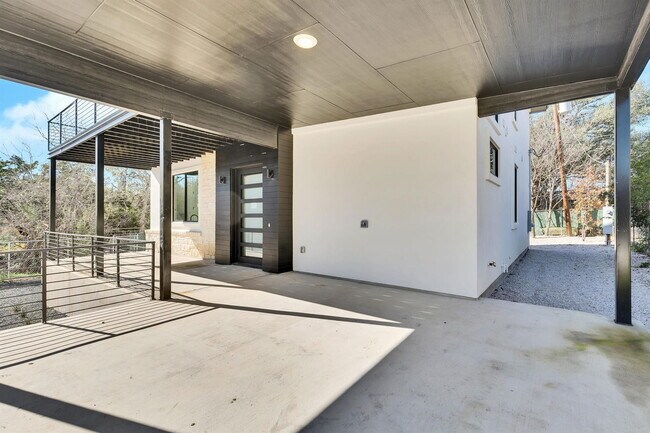 Building Photo - 1304 Minnie Dr