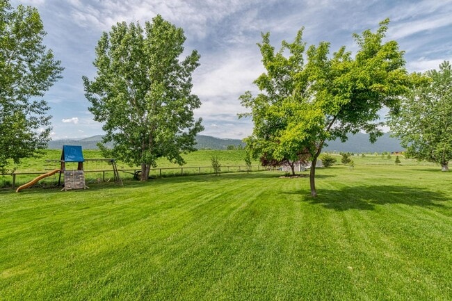 Building Photo - Beautiful home in Haven Heights
