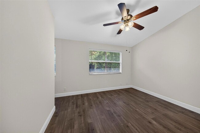 Building Photo - 1921 NE 15th Ave