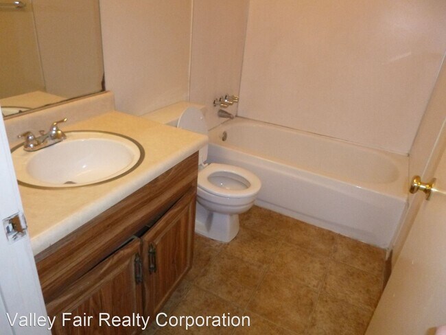 Building Photo - 1513 Anneka Ln