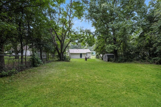 Building Photo - 7728 Aurora Dr