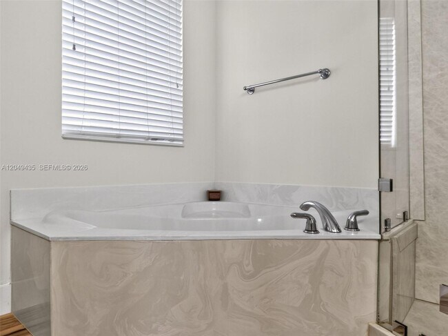 Building Photo - 2475 Cordoba Bend