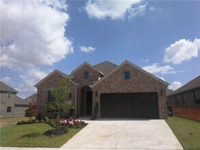 Building Photo - 811 Knox Dr