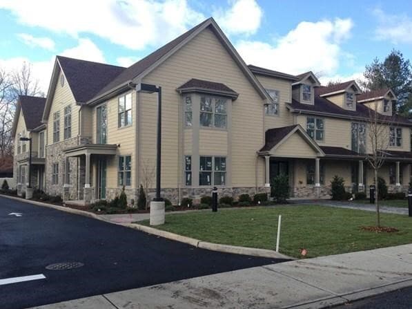 Building Photo - 40 Russell Ave