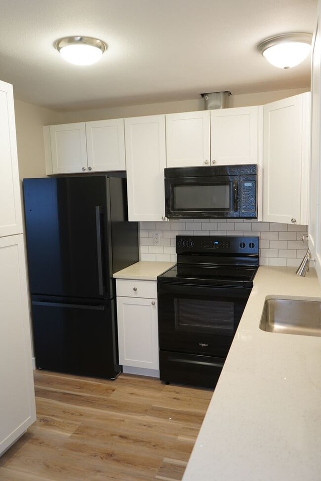 Building Photo - 1410 E 30th St