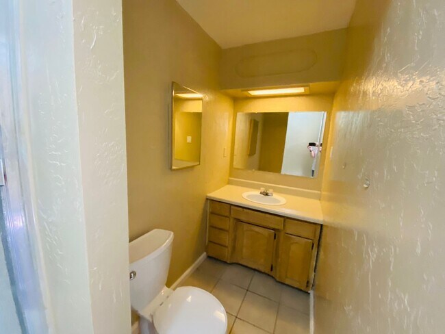 Building Photo - 8893 Kelsey Dr