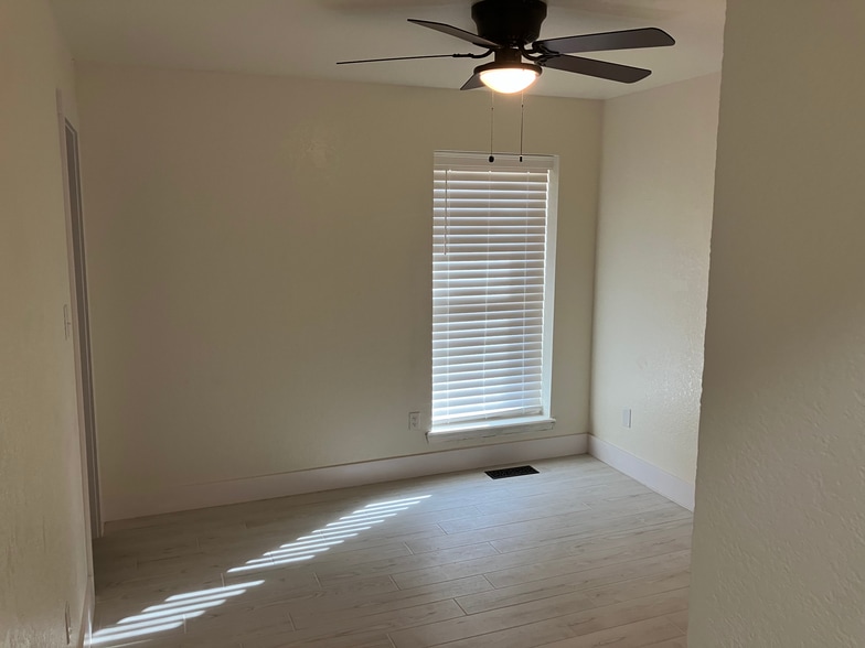 Building Photo - 3221 Cove Hollow Ct