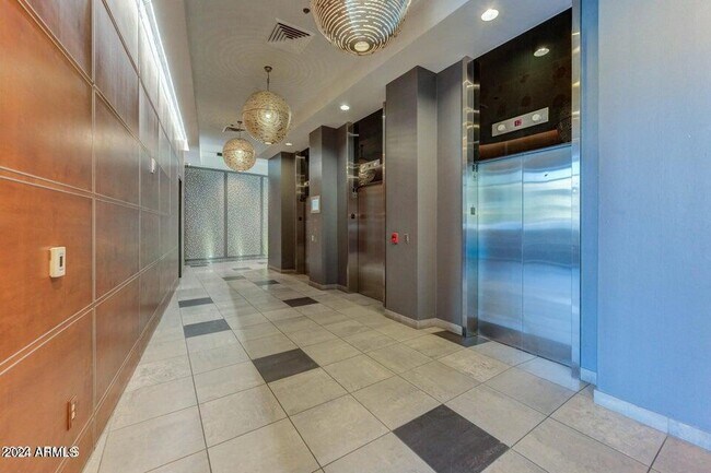 Building Photo - 1 E Lexington Ave