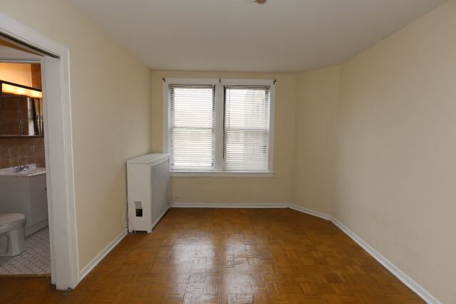 Building Photo - 744 W Belmont Ave