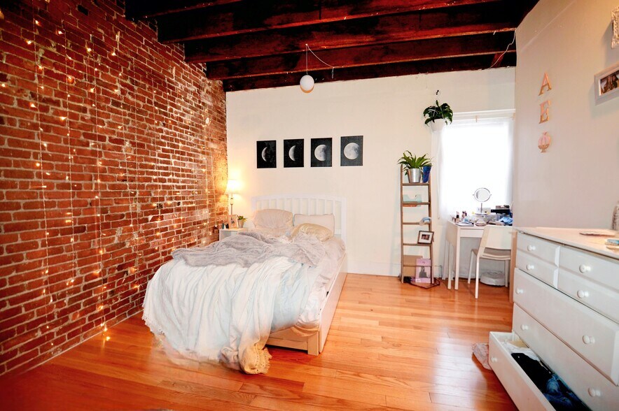 Building Photo - 27 Saint Marys Ct