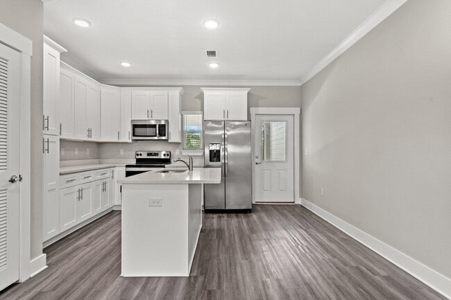 Building Photo - 118 N Sand Palm Rd