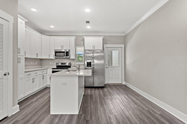 Building Photo - 289 N Sand Palm Rd