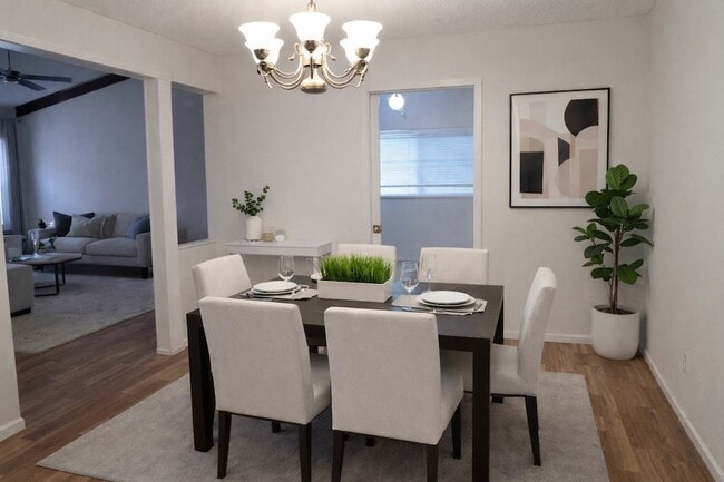 Building Photo - 3315 Kensington Dr