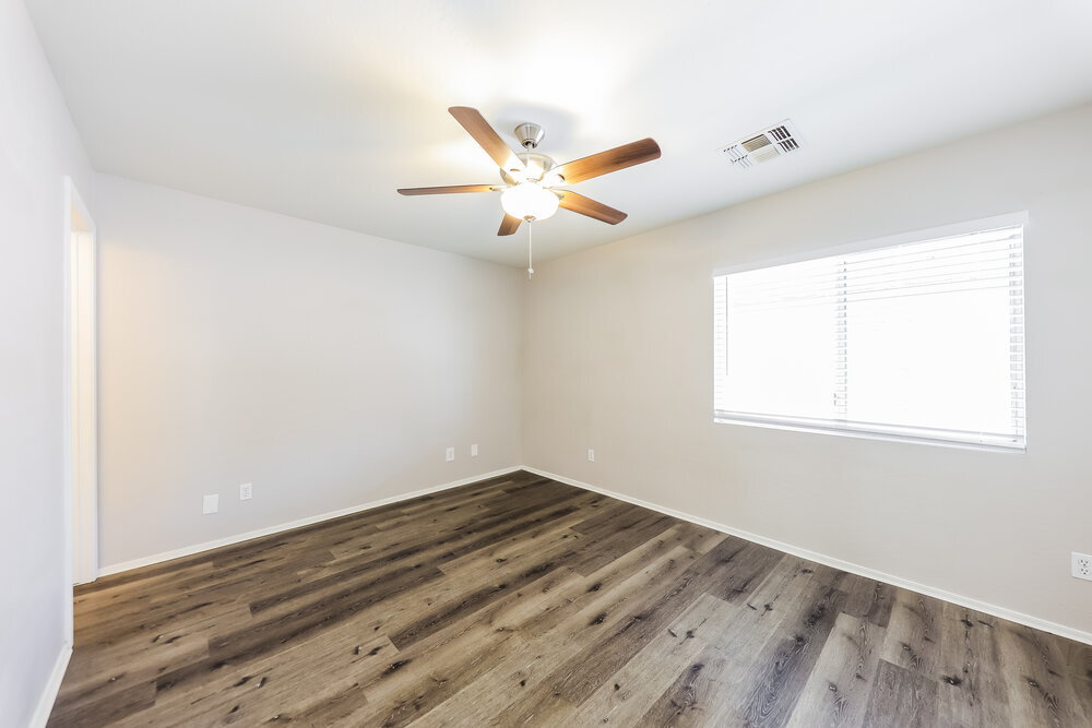 Building Photo - 11224 W Glenrosa Ave
