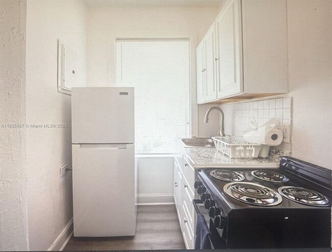 Building Photo - 444 Ponce de Leon Blvd
