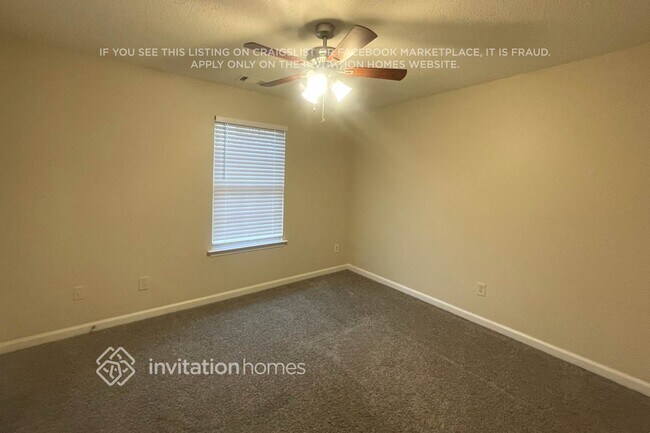 Building Photo - 471 Charles Towne Ave