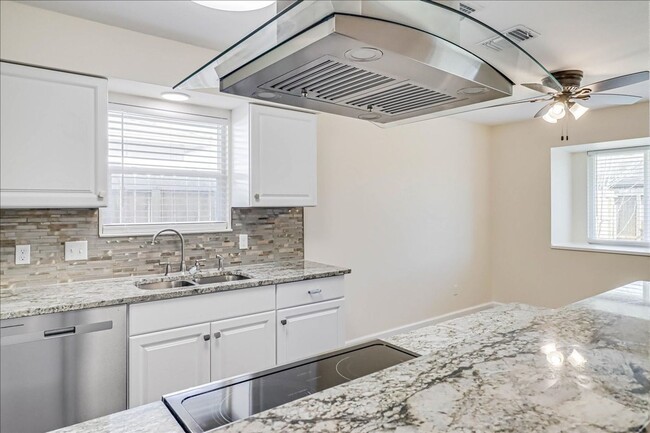 Building Photo - 7314 Ottawa Cir