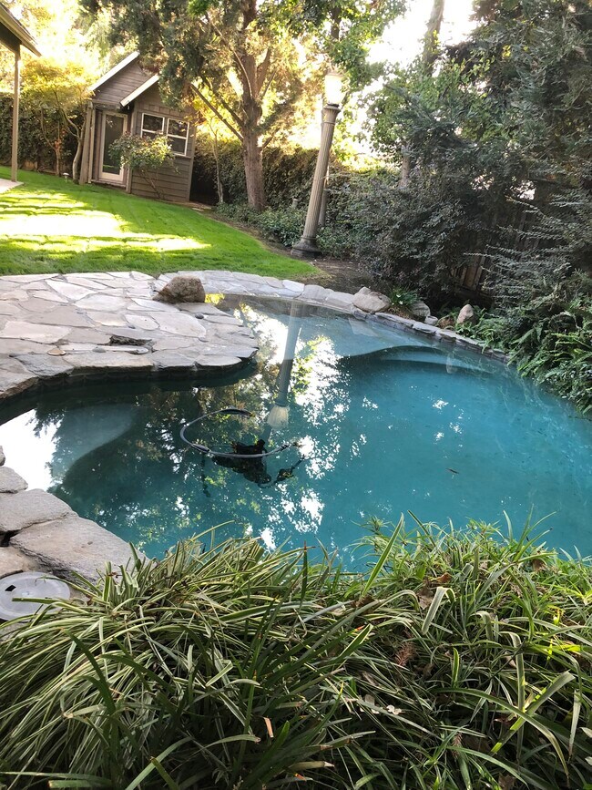 Building Photo - 2011 S Cottonwood St