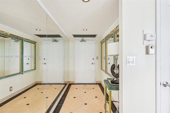 Building Photo - 3550 Galt Ocean Dr