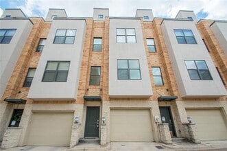 Building Photo - 708 Skyline Bluff Ct