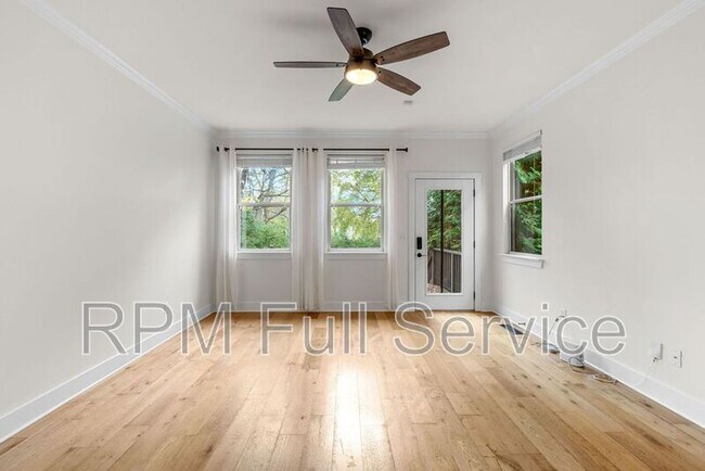 Building Photo - 537 Eastboro Dr