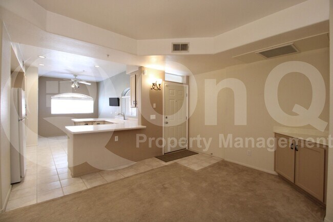 Building Photo - 8653 E Royal Palm Rd