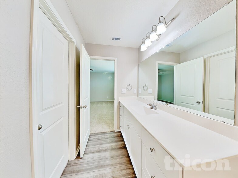 Building Photo - 5206 Winding Strm