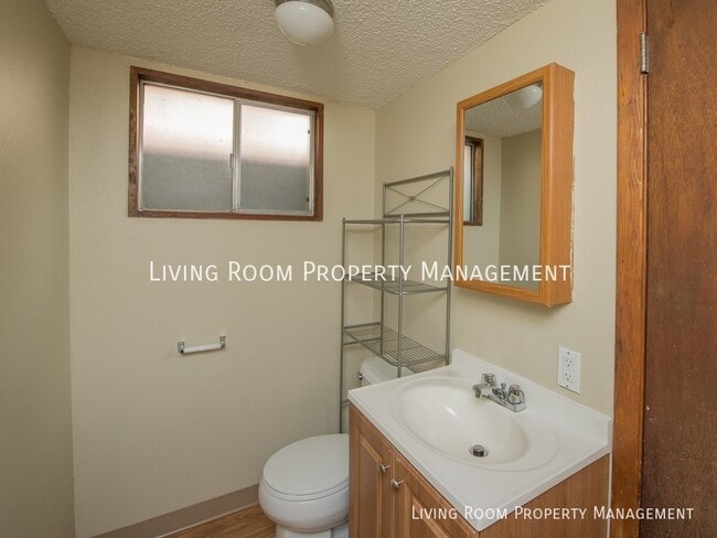 Building Photo - 8607 N Leonard St