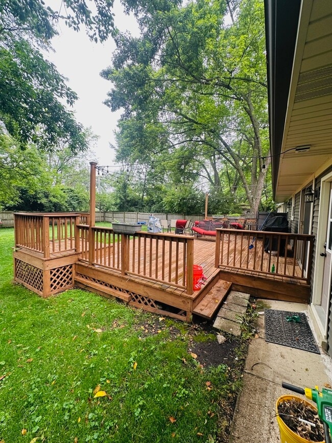 Building Photo - 22W441 Arbor Ln