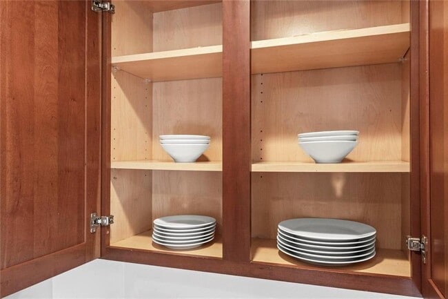 Building Photo - 1333 Victor Rd NE