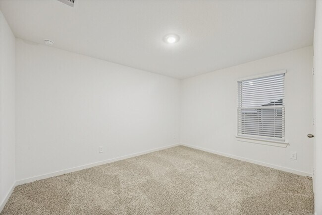 Building Photo - 4127 Camden Lakes St