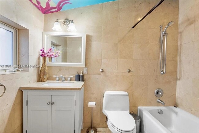 Building Photo - 800 SW 12th Ave