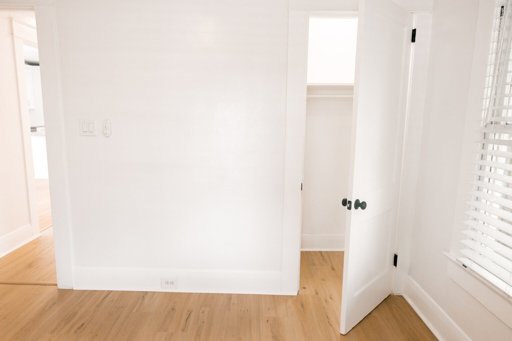 Building Photo - 902 W Columbus Dr