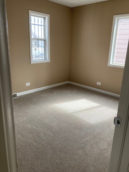 Building Photo - 1083 Hooker St