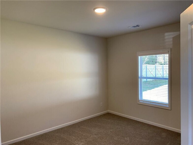 Building Photo - 497 Fox Crk Dr
