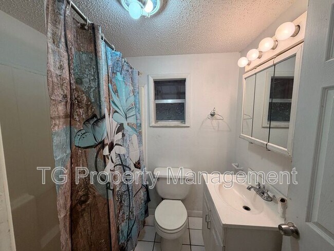 Building Photo - 10416 103rd St