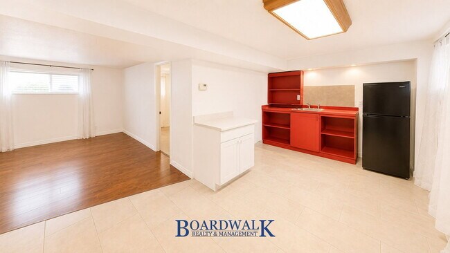 Building Photo - 6423 S Westridge St