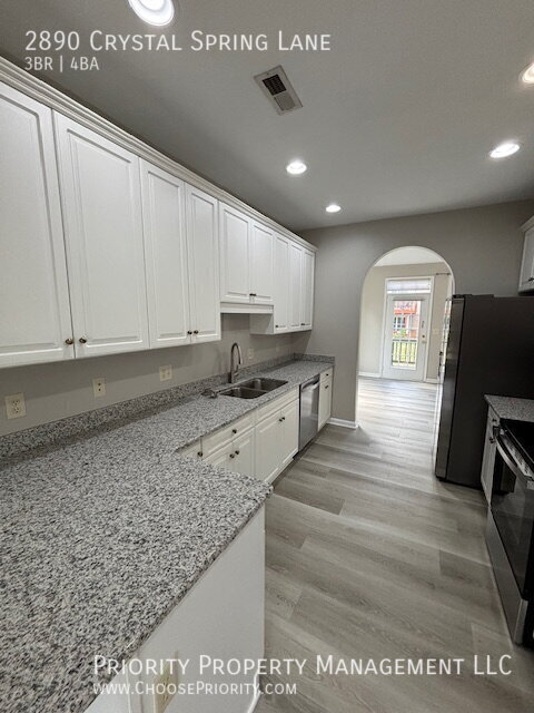 Building Photo - 2890 Crystal Spring Ln