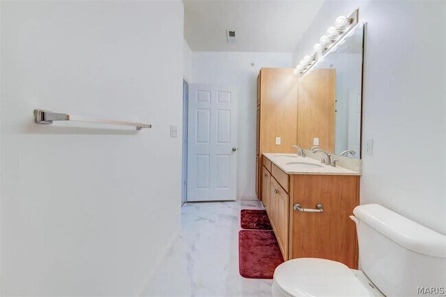 Building Photo - 1270 Strassner Dr