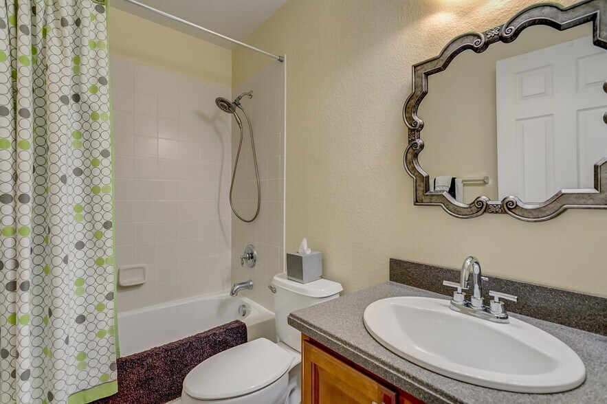 Building Photo - 1033 Burning Bush Pt